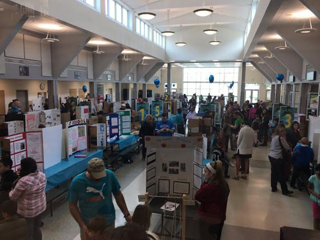 THS+Hosts+Science+and+Engineering+Fair